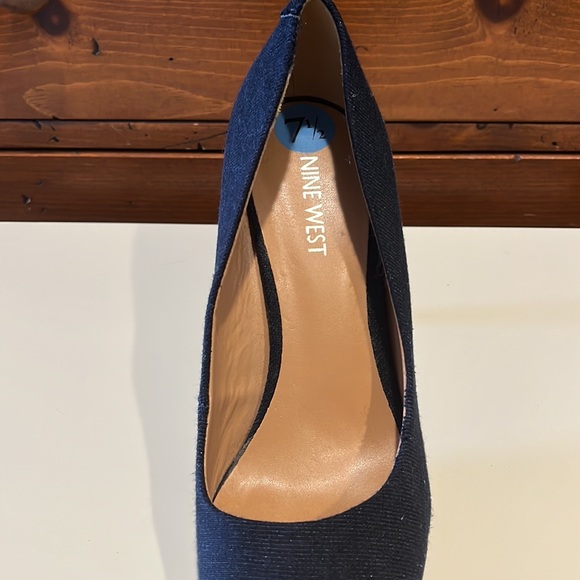 Nine West Heels 7.5 - Picture 6 of 9